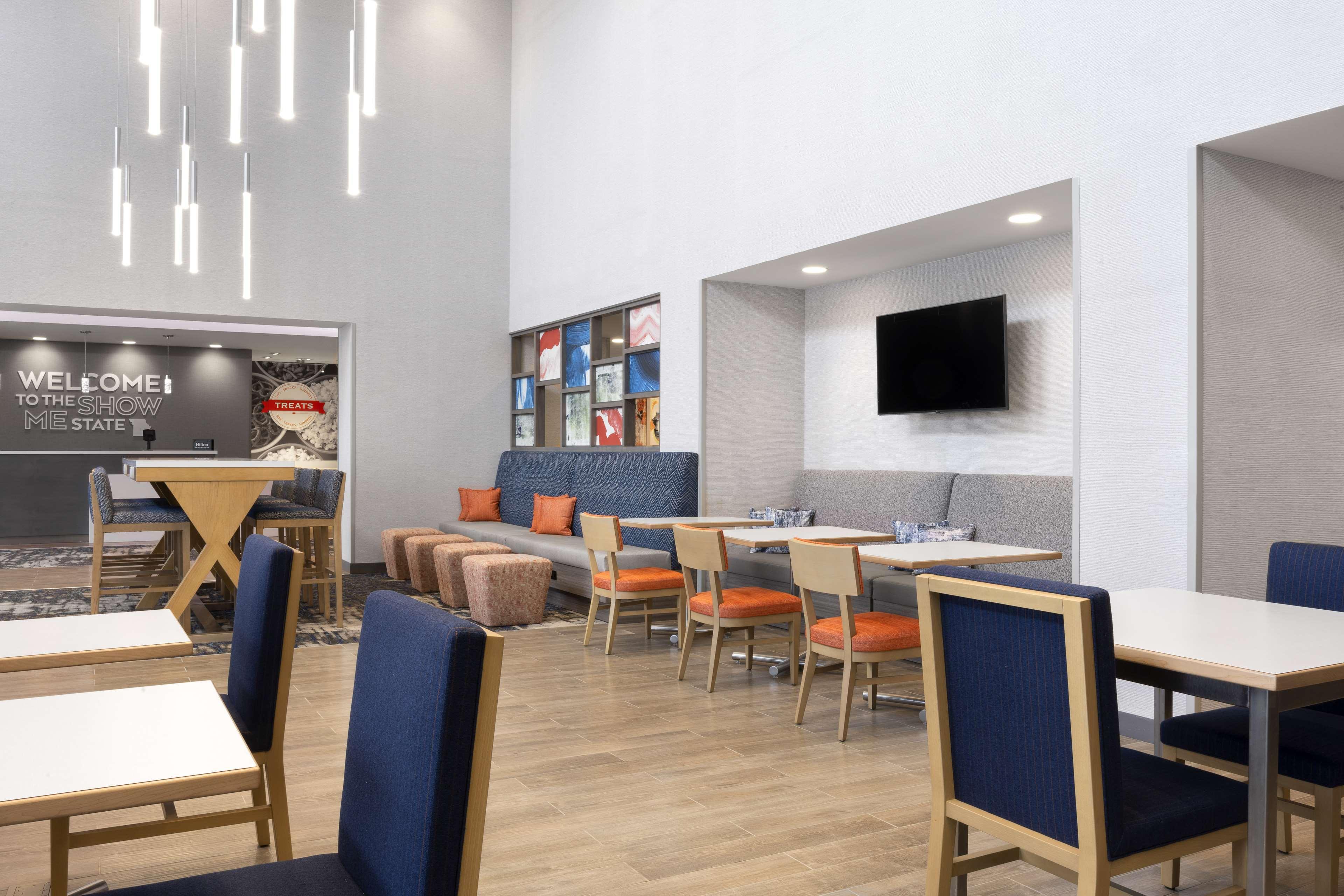 Hampton Inn & Suites St Charles Old Town Area, Mo Saint Charles Exteriör bild